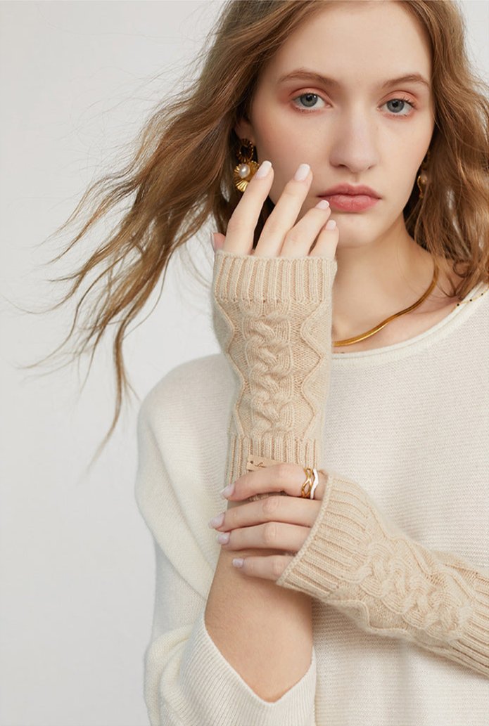 Audrie: 100% Cashmere Cable-knitted Open Fingertips Gloves