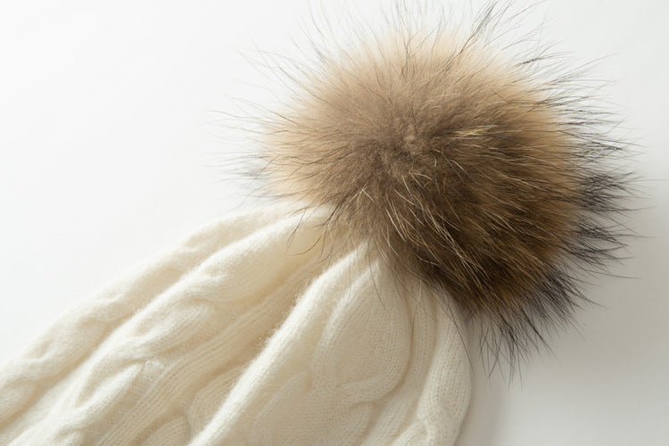 Audrie: 100% Cashmere-Wool Blend Cable-knitted Hat Decorated with Fox Fur