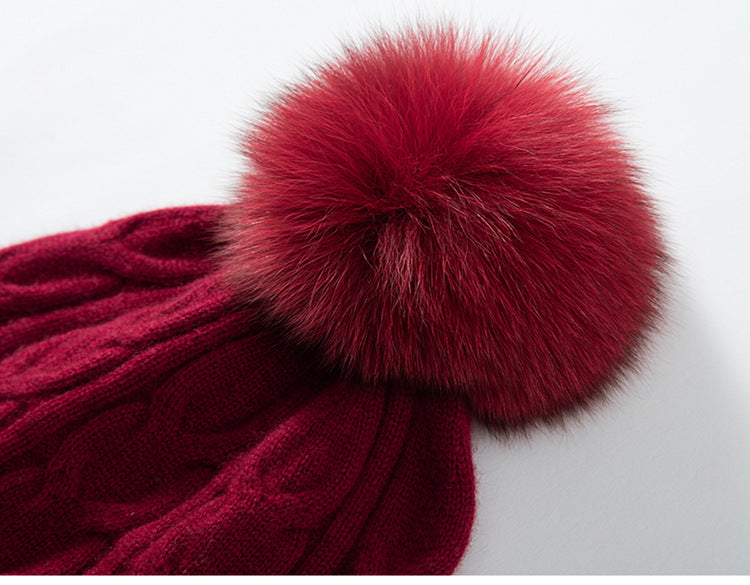 Audrie: 100% Cashmere-Wool Blend Cable-knitted Hat Decorated with Fox Fur