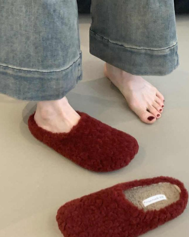 Audrie Home: 100% Lamb Wool Women Slippers to Keep Feet Warm