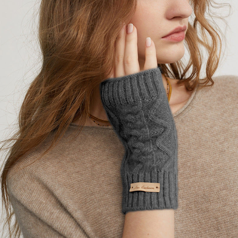 Audrie: 100% Cashmere Cable-knitted Open Fingertips Gloves